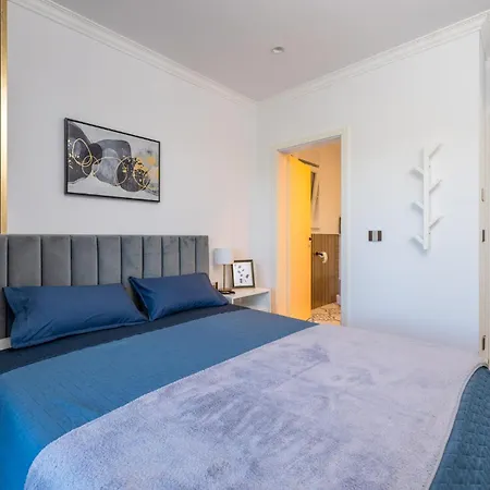 4 Bedroom Stunning In