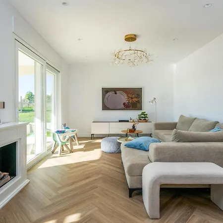 4 Bedroom Stunning In